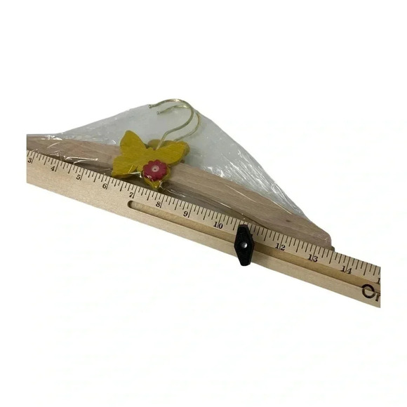 KIDS WOODEN HANGERS HANDMADE HAND PAINTED SET OF SIX TOXIC FREE - Picture 7 of 8